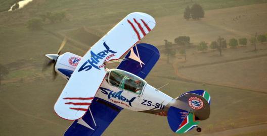 Pitts Special in flight 115