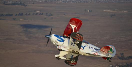 Pitts Special in flight 197